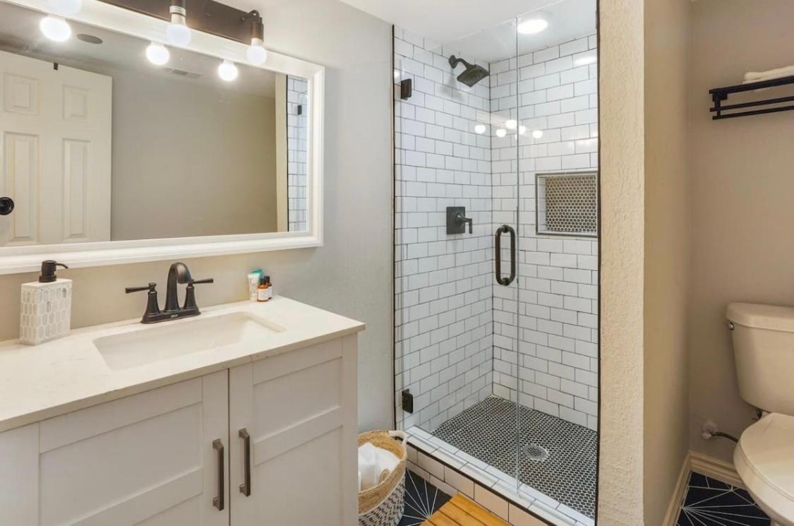 Cozy Heights 2 Bd Bungalow, Walkable هيوستن المظهر الخارجي الصورة